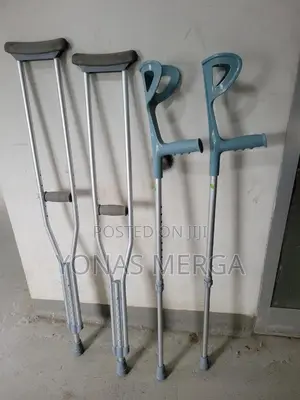 Photo - Adult Medical Crutches嶽₰Crutches=تelbow Axillary Crutches執πcrutches
