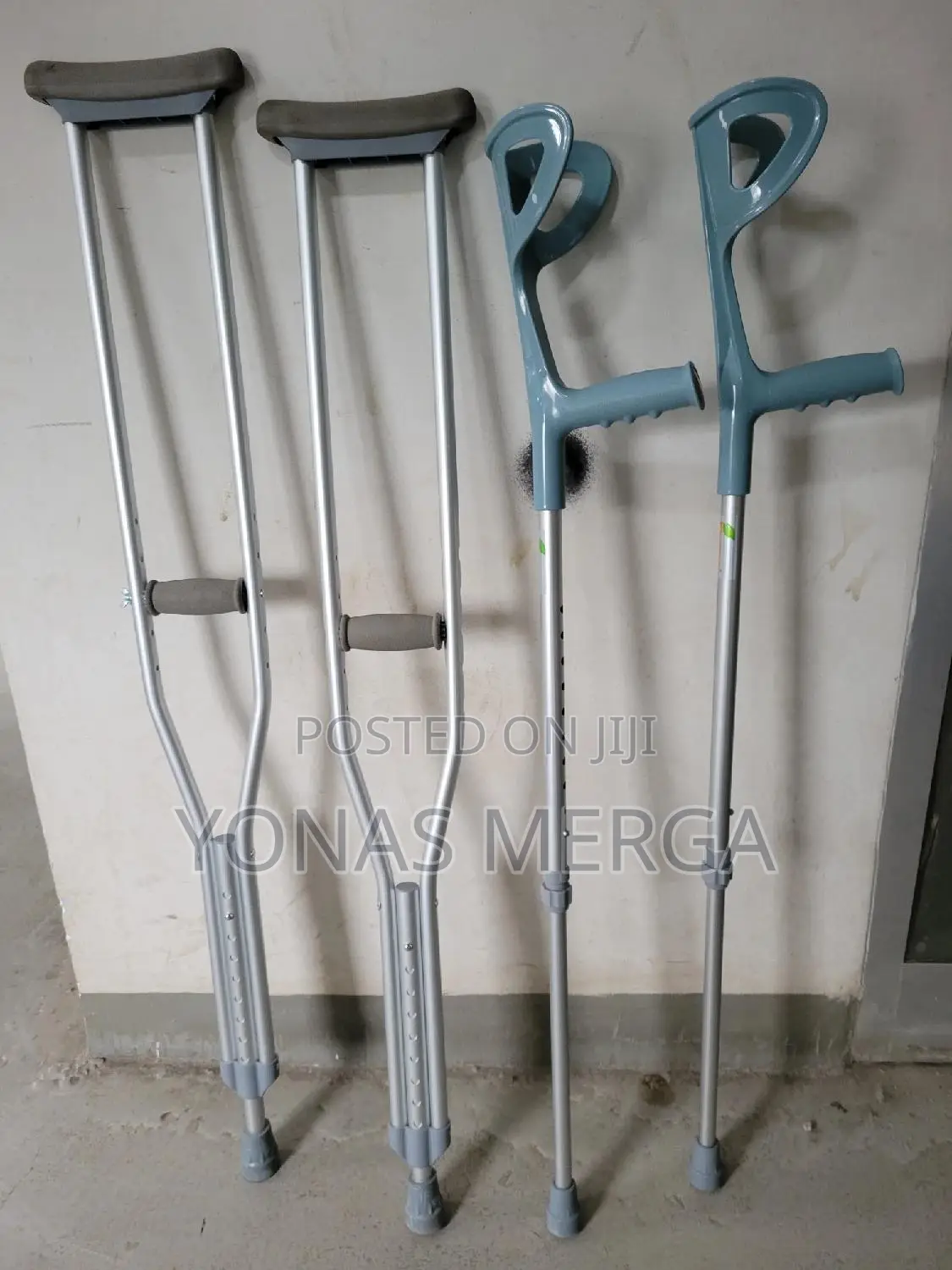 Crutches₫束pair of Adjustable, Lightweight㷫₴Aluminum Walking Crutches