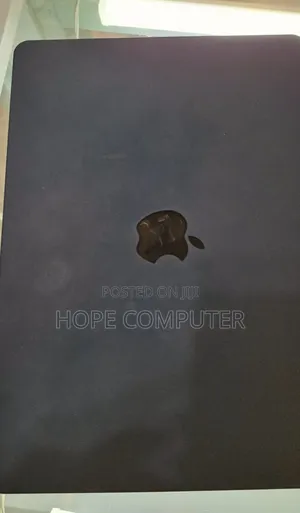 Photo - New Laptop Apple MacBook Air 2022 M2 8GB Apple M2 SSD 256GB