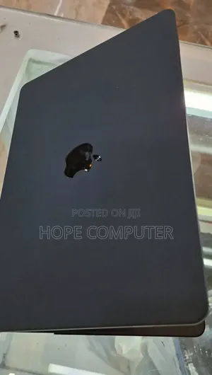 New Laptop Apple MacBook Air 2022 M2 8GB Apple M2 SSD 256GB