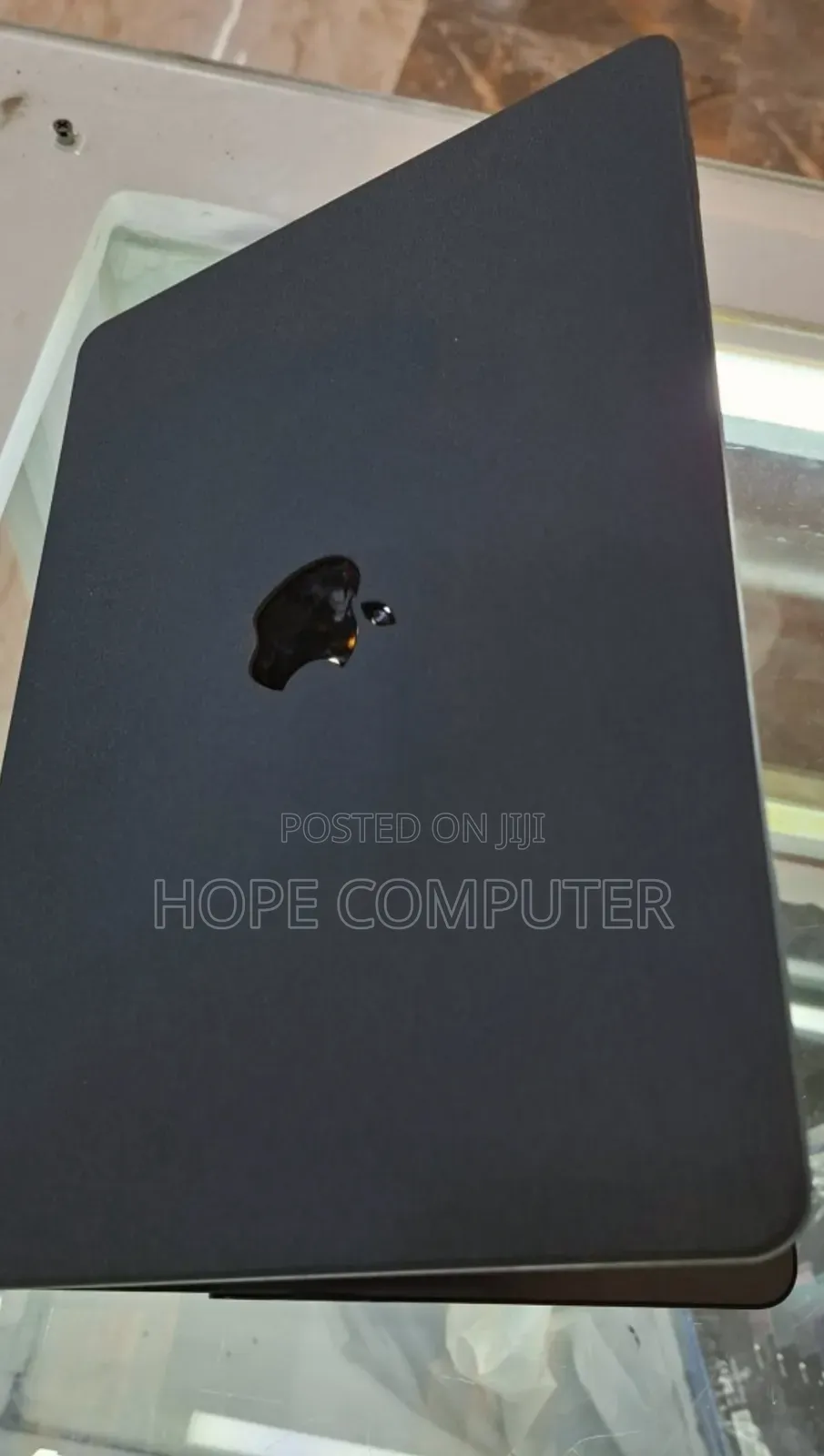 New Laptop Apple MacBook Air 2022 M2 8GB Apple M2 SSD 256GB