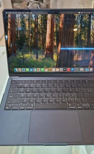 New Laptop Apple MacBook Air 2022 M2 8GB Apple M2 SSD 256GB