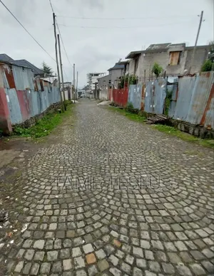 2bdrm House in Kotobe Kollejii, Yeka for sale