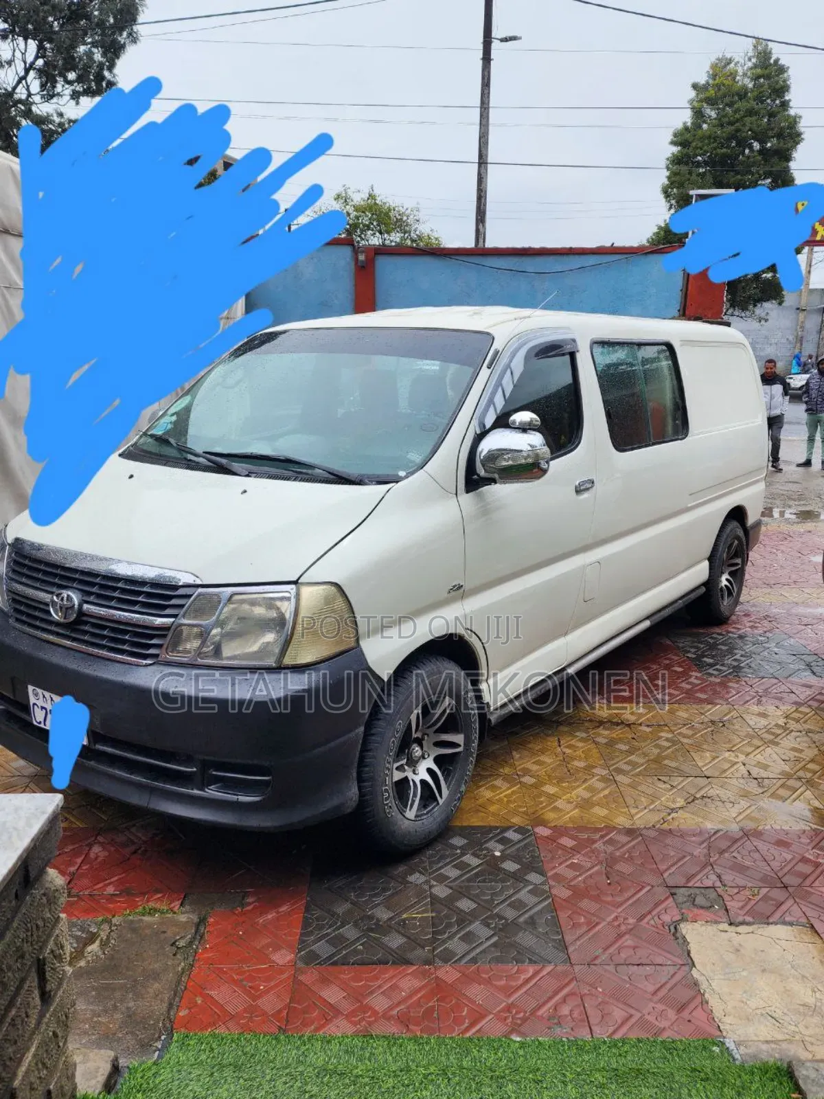 Toyota HiAce 2011 White