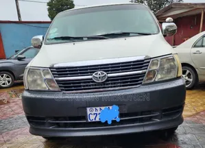 Toyota HiAce 2011 White