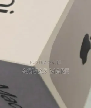 Photo - New Laptop Apple MacBook 16GB Apple M4 SSD 256GB