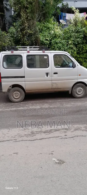 Suzuki Every 2024 White