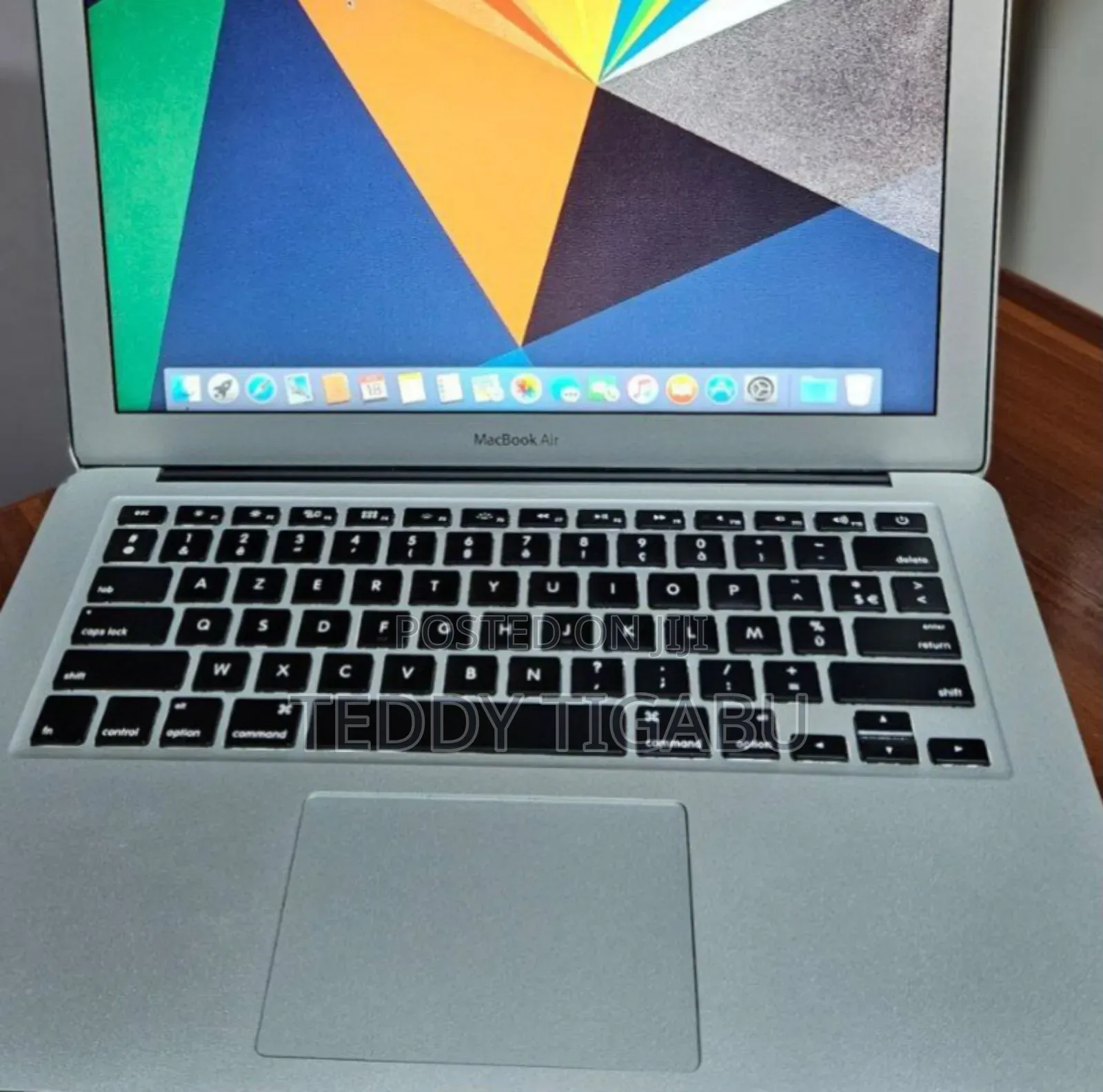 New Laptop Apple MacBook Air 2015 8GB Intel Core I5 SSD 256GB