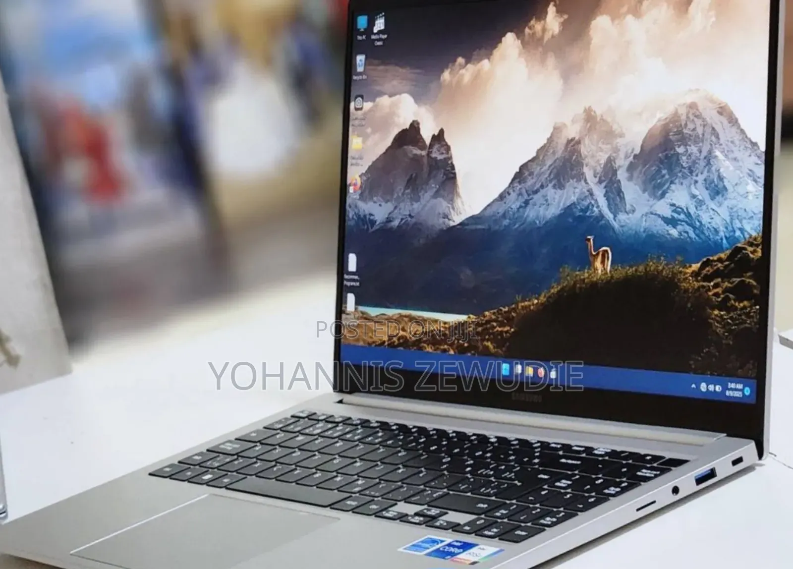 New Laptop Samsung 8GB Intel Core I5 SSD 256GB