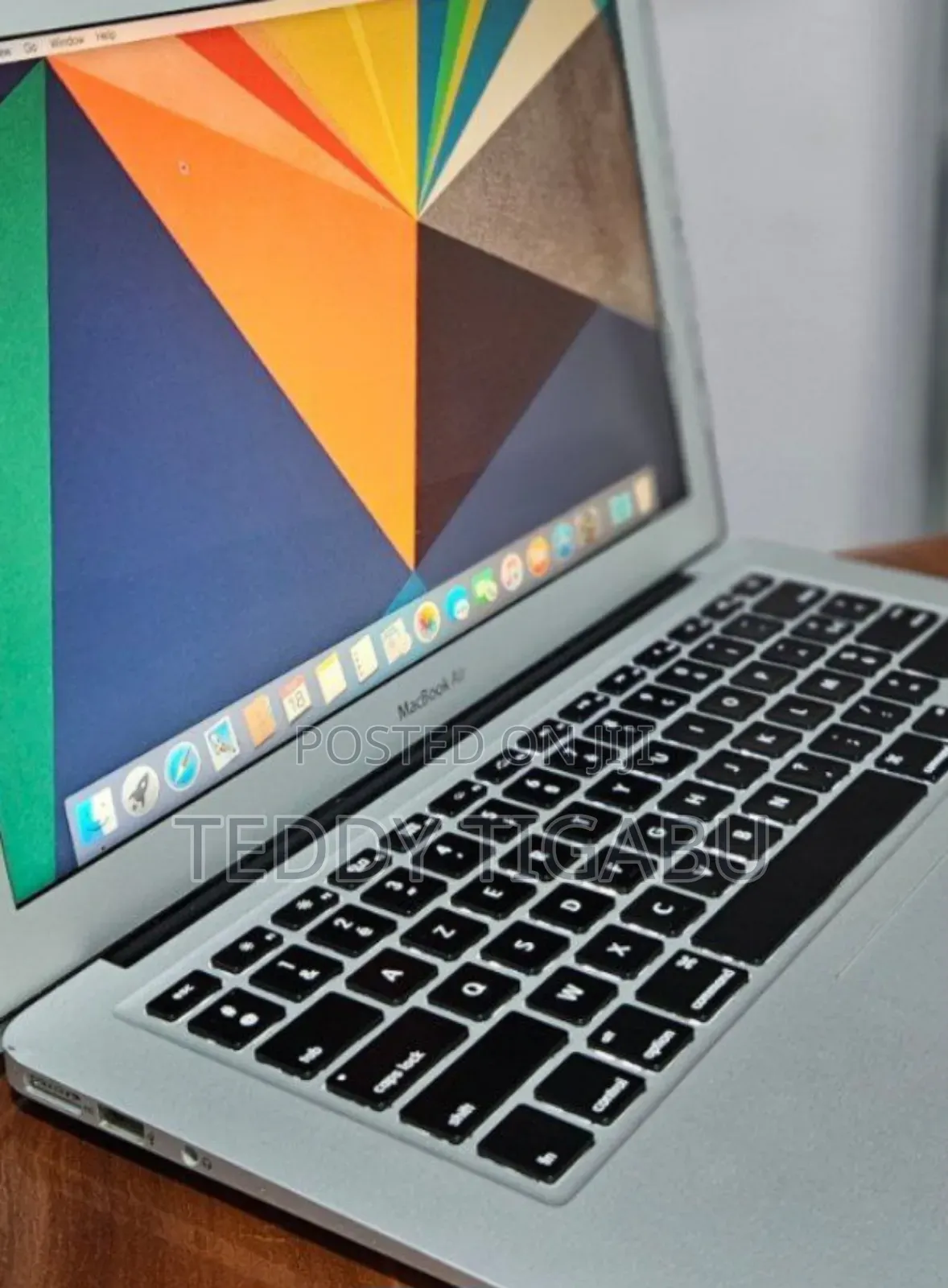 New Laptop Apple MacBook Air 2015 8GB Intel Core I5 SSD 256GB