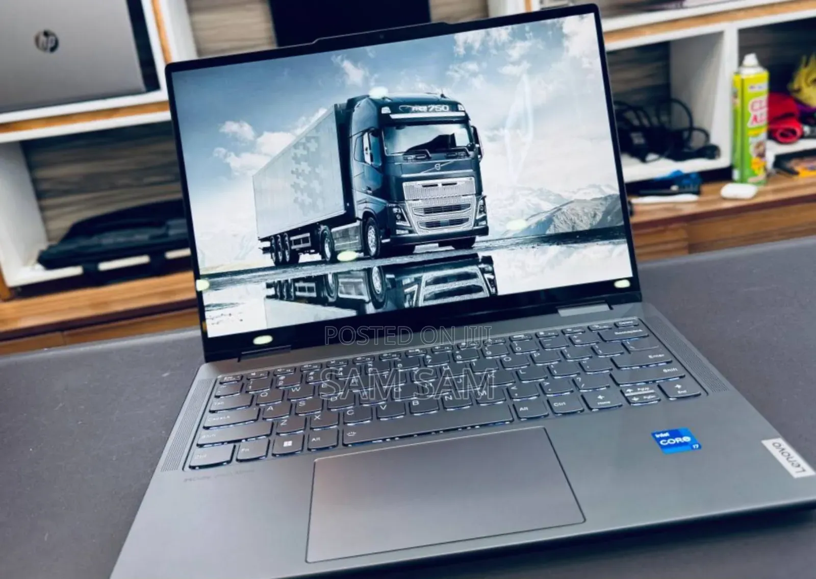 New Laptop Lenovo Yoga 7i 16GB Intel Core I7 SSHD (Hybrid) 512GB