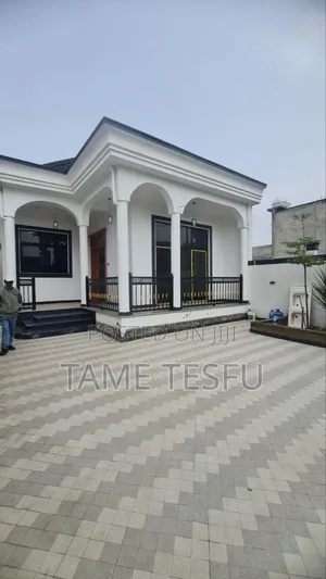 Furnished 6bdrm Villa in ሀያት ኮፓዉንድ, Bole for sale