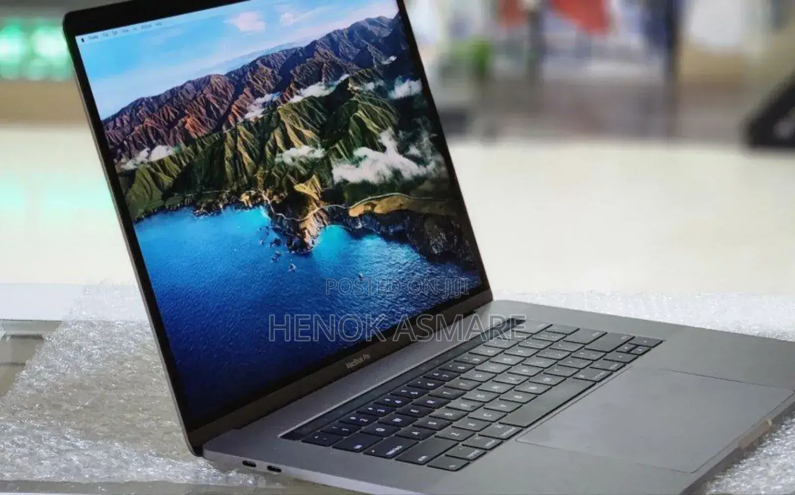 New Laptop Apple MacBook Pro 2017 16GB Intel Core I7 SSD 512GB