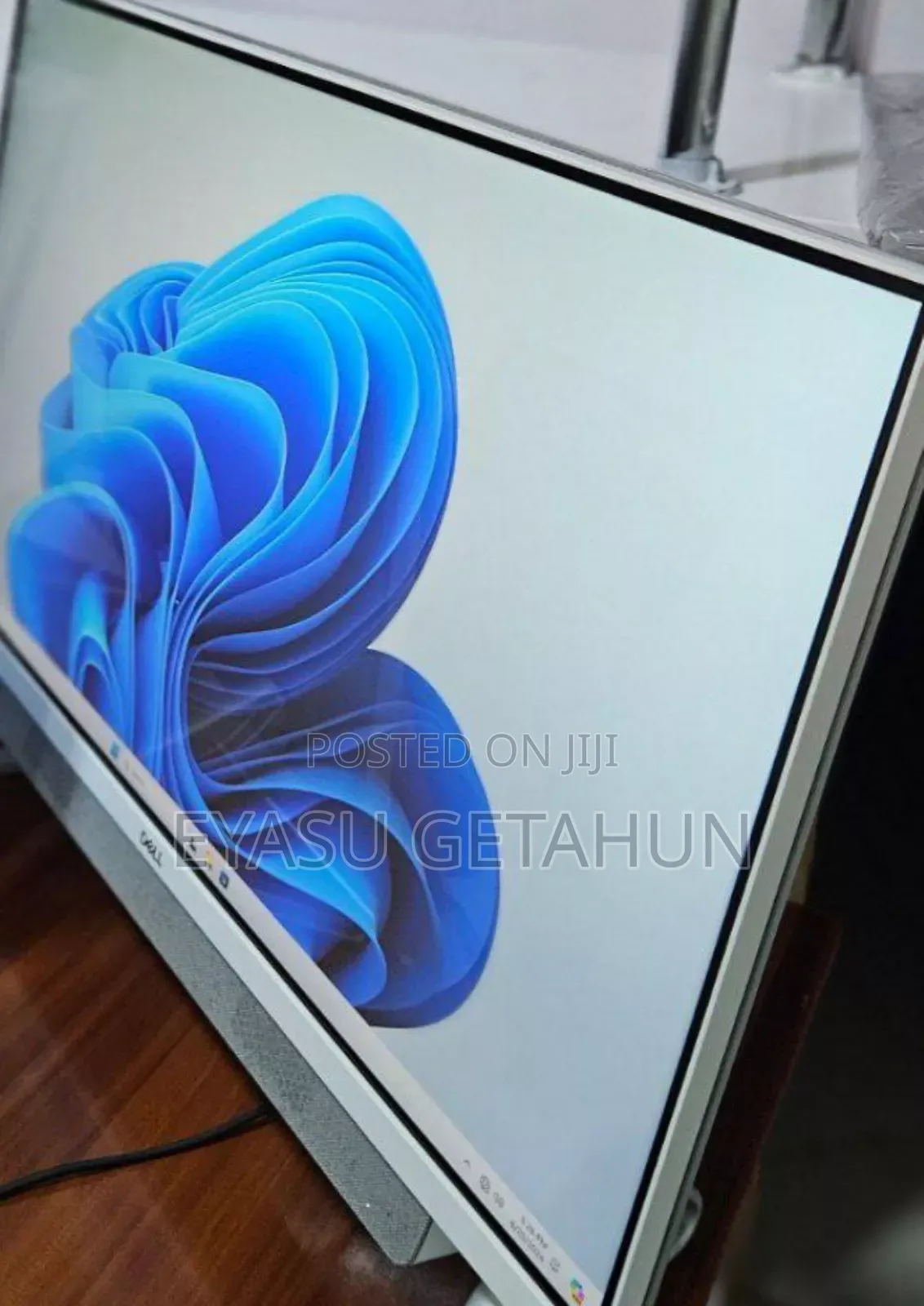 New Dell Inspiron 27 All-in-One 12GB Intel Core I7 SSD 512GB