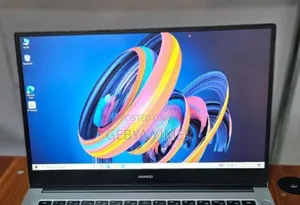 New Laptop Huawei MateBook 13 WRT-W19E 8GB Intel Core I5 HDD 512GB