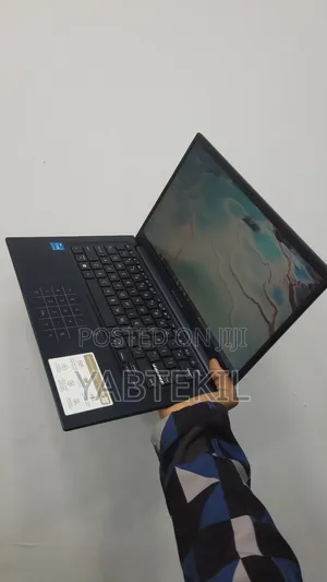 New Laptop Asus VivoBook 15 X505BA 16GB Intel Core I3 SSD 512GB