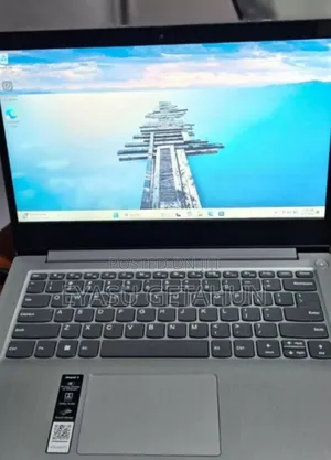 New Laptop Lenovo Ideapad 3 8GB Intel Core i3 SSD 256GB