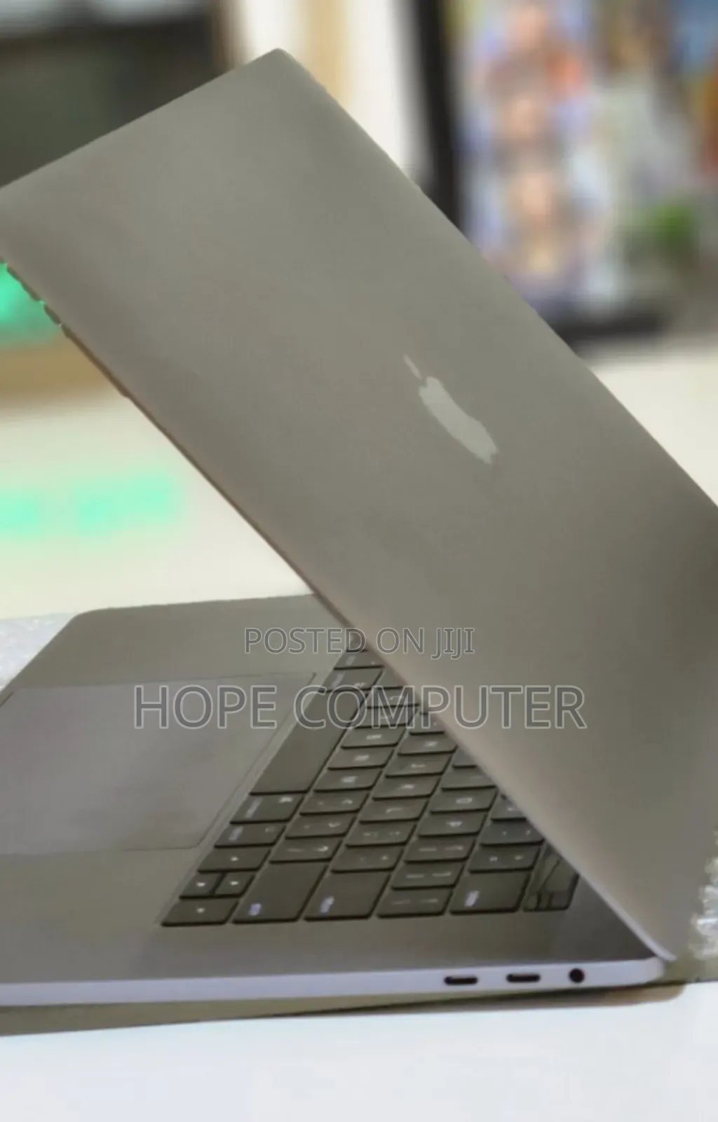 New Laptop Apple MacBook Pro 2017 16GB Intel Core I7 SSD 512GB