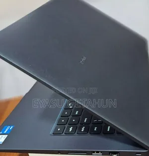 New Laptop Apple MacBook Pro 2015 8GB Intel Core I5 SSD 512GB