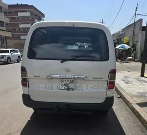 Toyota HiAce 2008 White