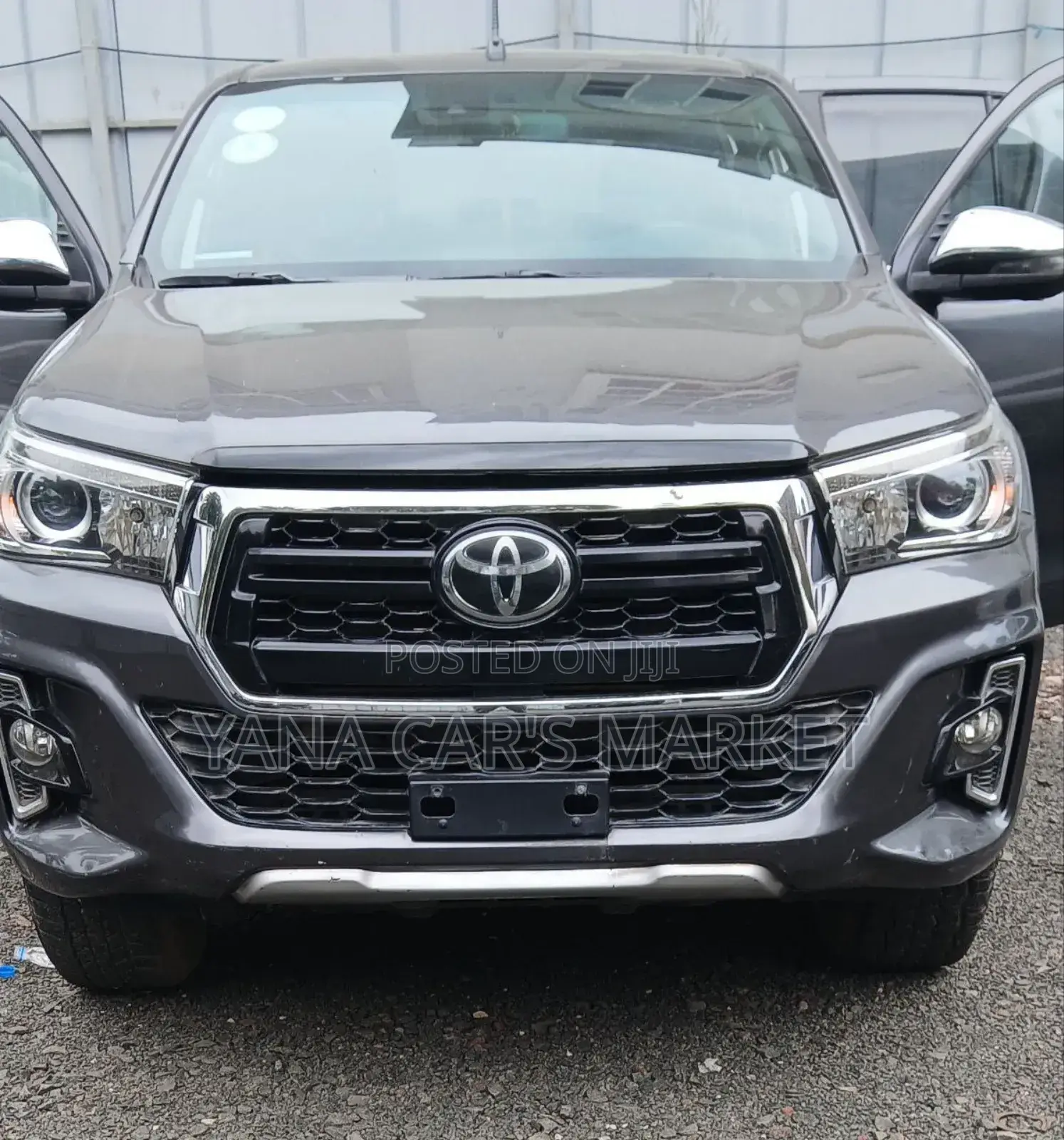 Toyota Hilux 2019 Gray