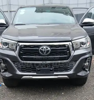 Toyota Hilux 2019 Gray