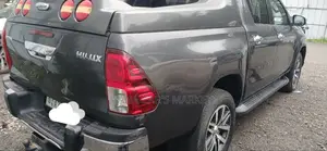 Toyota Hilux 2019 Gray