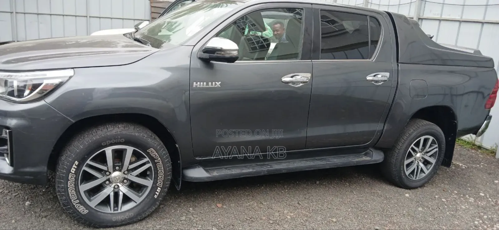 Toyota Hilux 2019 Gray