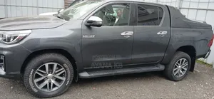 Toyota Hilux 2019 Gray