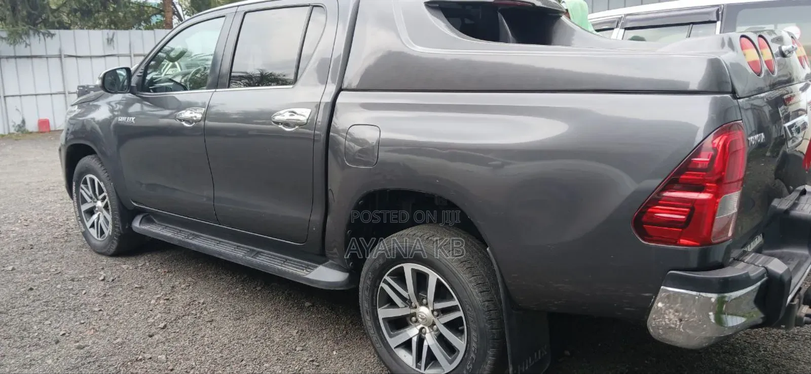 Toyota Hilux 2019 Gray