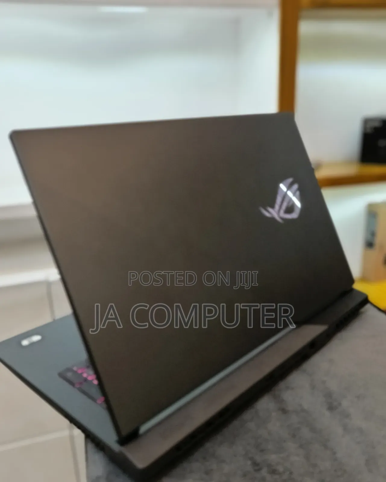 New Laptop Asus ROG Strix G17 16GB AMD Ryzen 7 SSD 1T