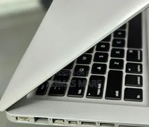 New Laptop Apple MacBook Pro 2012 4GB Intel Core I5 HDD 500GB