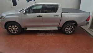 Toyota Hilux 2020 Silver