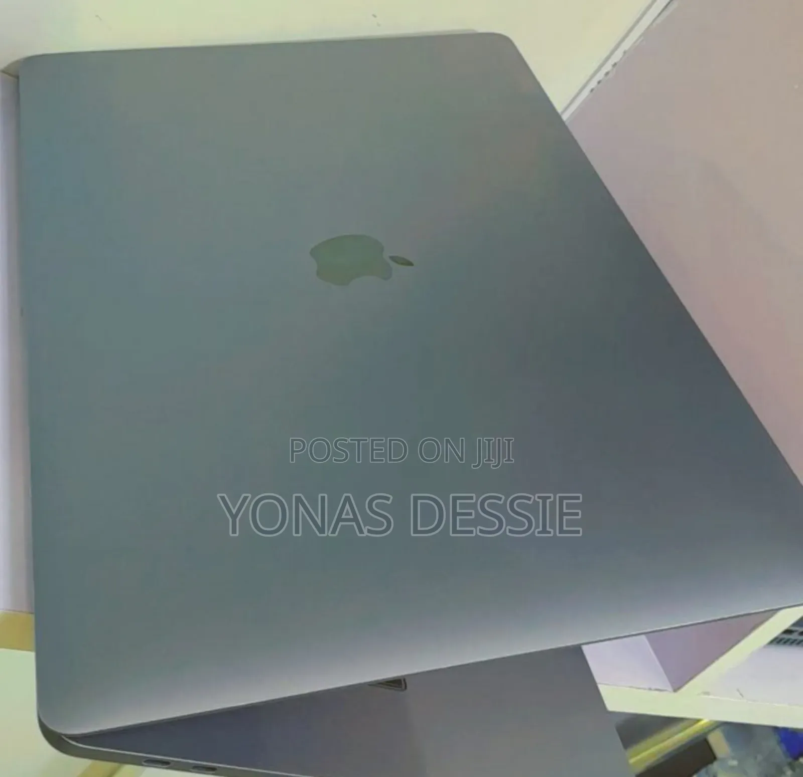 New Laptop Apple MacBook Pro 2017 16GB Intel Core I7 SSD 512GB