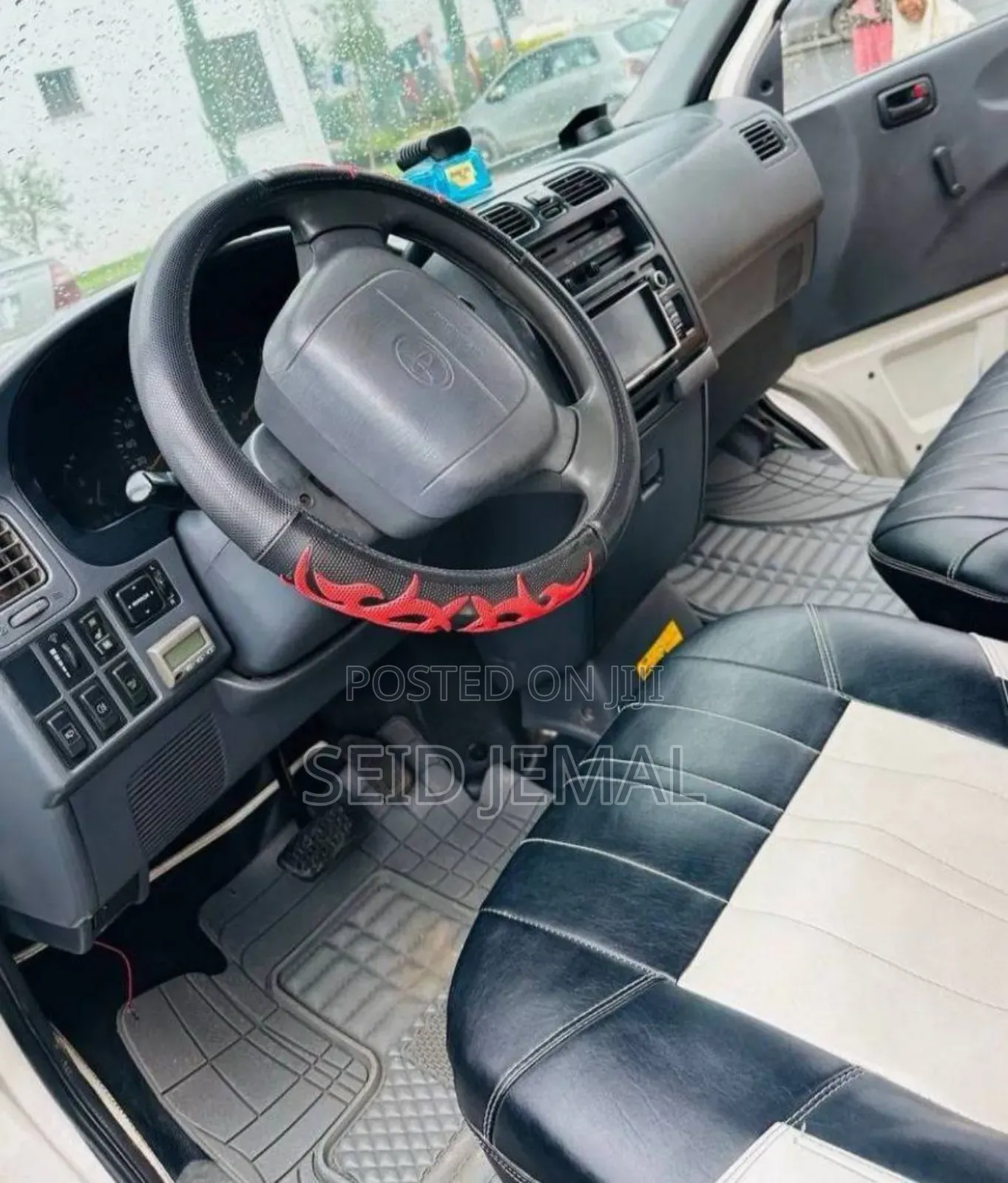 Toyota HiAce 2006 White