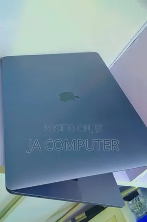 New Laptop Apple MacBook Pro 2017 16GB Intel Core I7 SSD 512GB