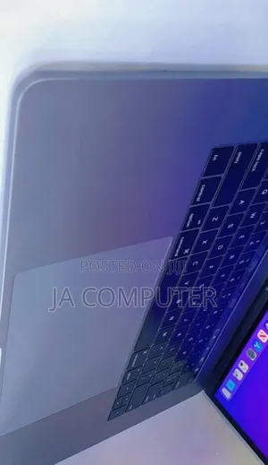 New Laptop Apple MacBook Pro 2017 16GB Intel Core I7 SSD 512GB