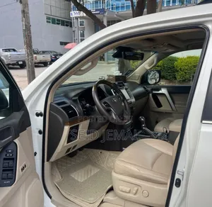 Toyota Land Cruiser Prado 2019 White
