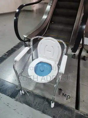 Photo - Commode Chair尨考poty Chair管道commode Chair䐭受commode Chair峻嶺commode Chair