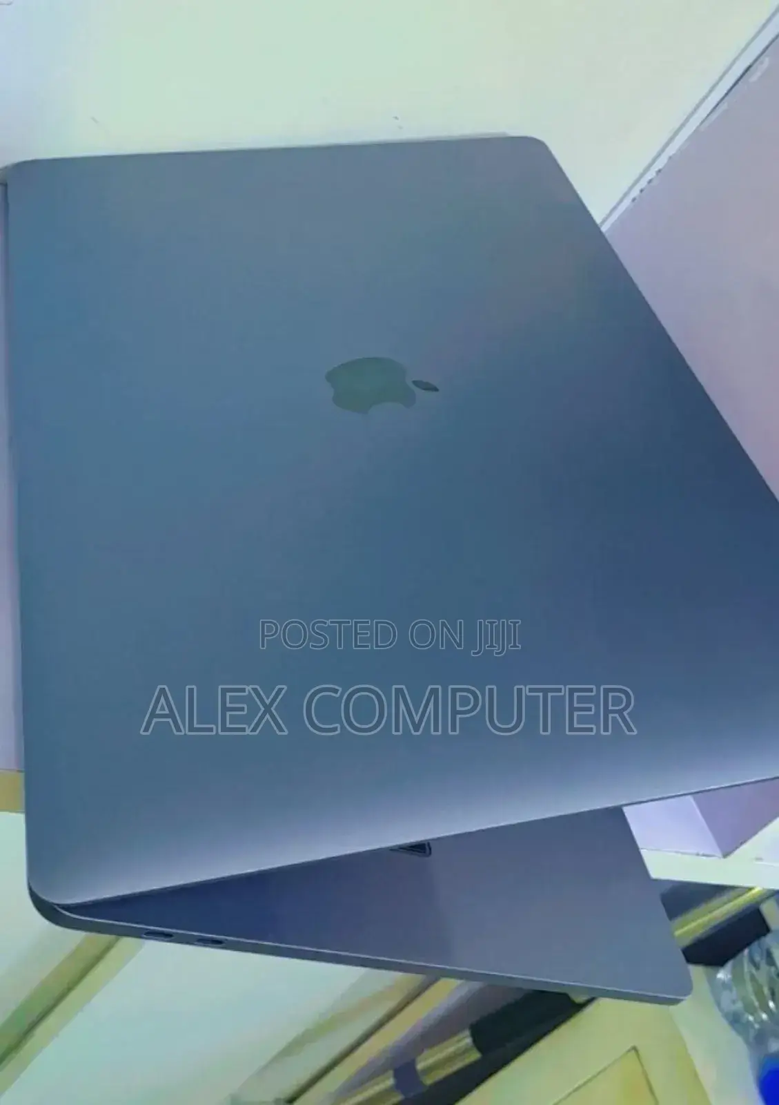 New Laptop Apple MacBook Pro 2017 16GB Intel Core I7 SSD 512GB