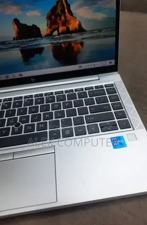 New Laptop HP EliteBook 840 G8 16GB Intel Core I5 SSD 512GB