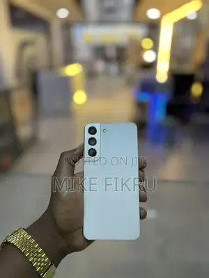 Photo - Samsung Galaxy S22 5G 128 GB White