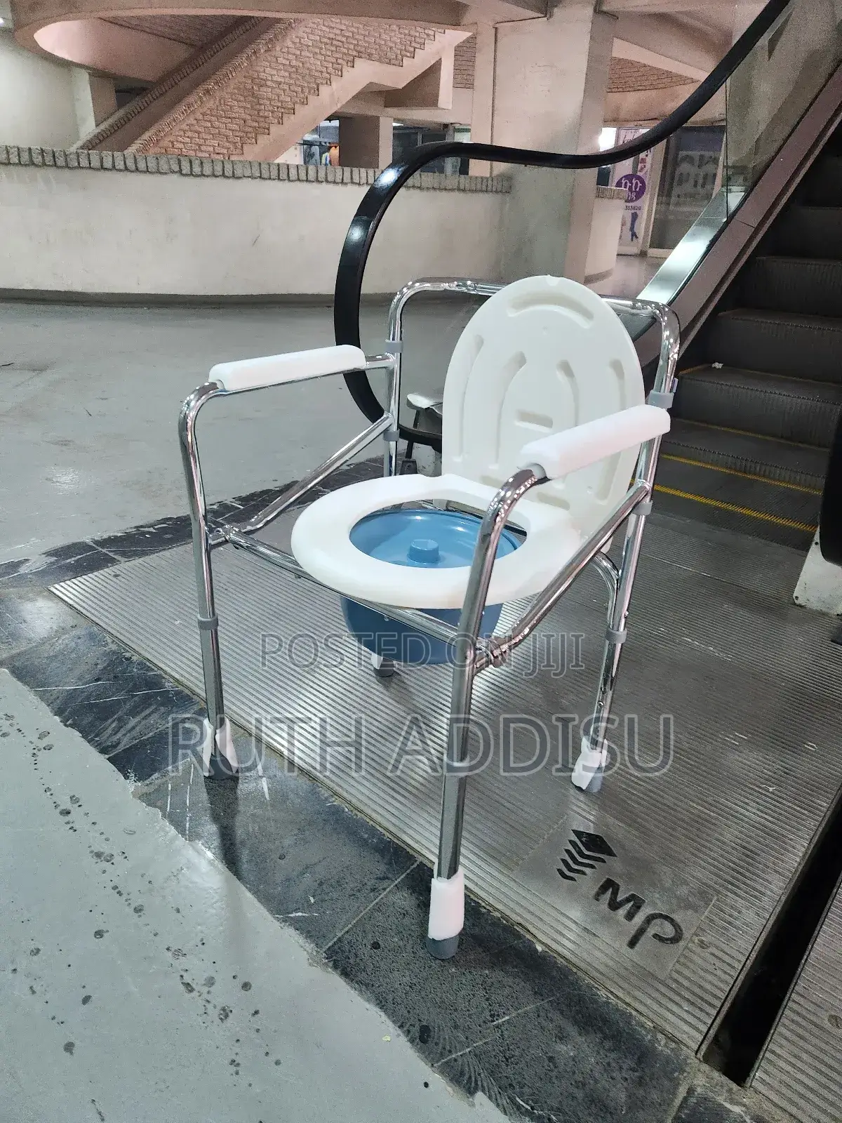 Commode Chair麩羅almunium Commode Chair吞受commode Chair嶄囹poty Chair New