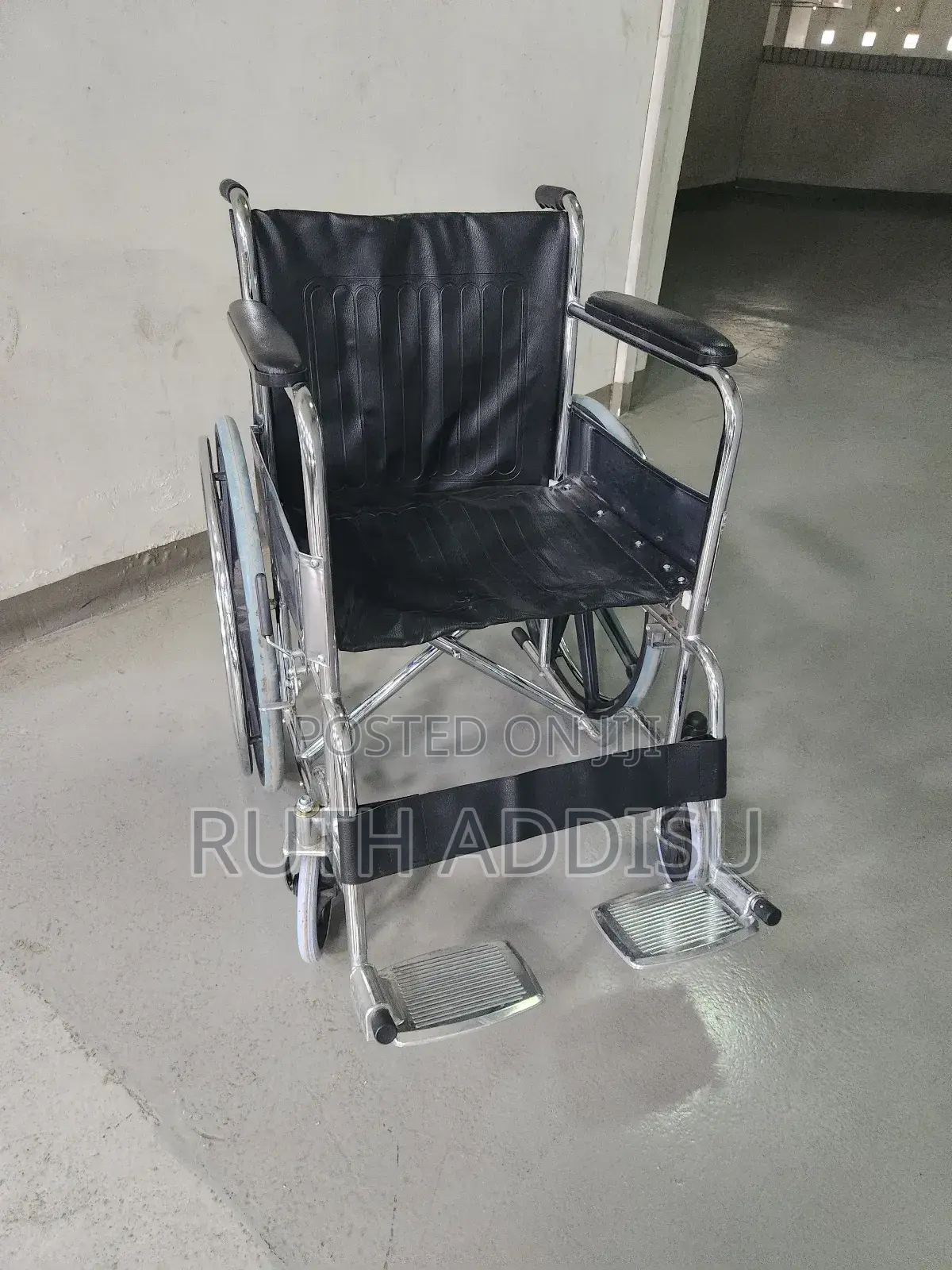 ጠንካራ አውሮፖዊ ዊልቸር庫受wheelchair雞肉wheelchair然後wheelchair懲治wheelchair New