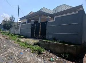 3bdrm Villa in Bole for sale