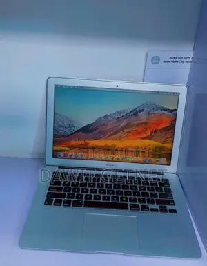 New Laptop Apple MacBook Pro 2019 4GB Intel Core I5 SSD 128GB