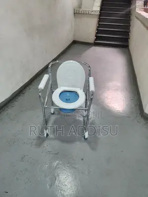 Photo - የታካሚ ተንቀሳቃሽ የፖፖ መቀመጫ Toilet Chair痲你commode Chair管道commode Chair