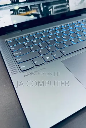 New Laptop Lenovo Yoga 7i 16GB Intel Core I7 SSD 512GB