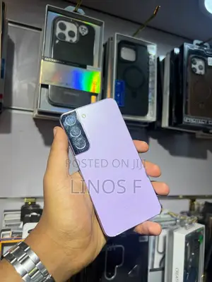 Photo - Samsung Galaxy S22 5G 128 GB Purple