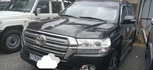 Photo - Toyota Land Cruiser 4.5 V8 VXR 2016 Gray